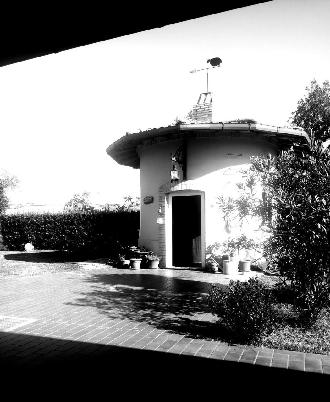 Gasthaus Country-House Pecora Nera Mosciano SantʼAngelo Exterior foto